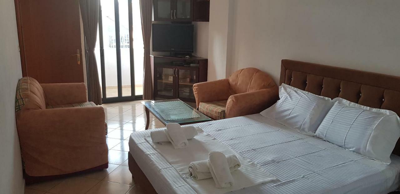 Apartments Villa Dovinefa คซามิล ภายนอก รูปภาพ